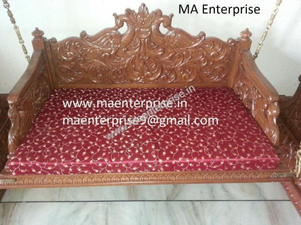 Traditional Indian Swing Jhula With Peacock Design - Image 3